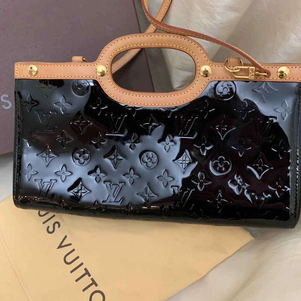 LOUIS VUITTON
Vernis Roxbury Drive Amarante - Picture 14 of 16